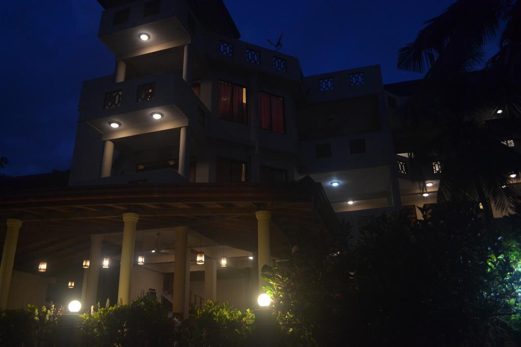 Surf Lanka Hotel Matara Exterior photo